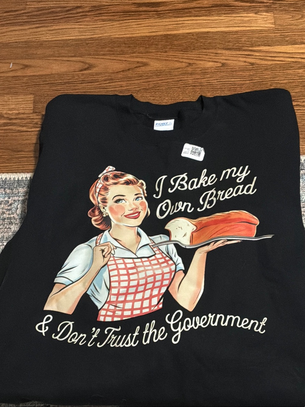 Retro Graphic Black Women's Tee - 'I Bake My Own Bread'